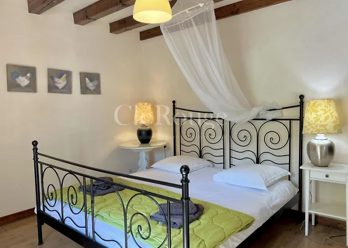 Converted Barn In Winelands