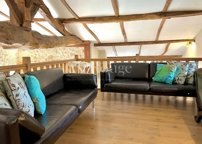 Converted Barn In Winelands Eynesse